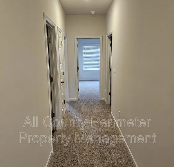256 Dupont Dr — Photo 12