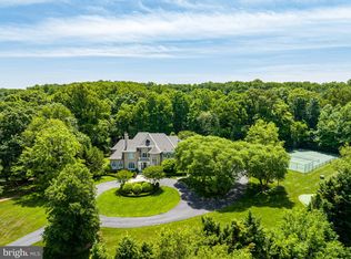 10445 New Ascot Dr, Great Falls, VA 22066