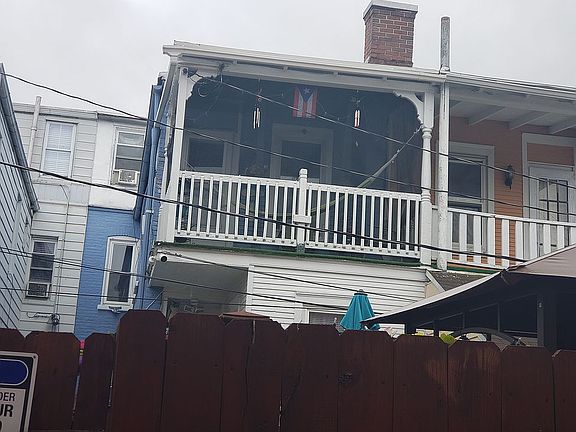 Screened 2nd floor porch 