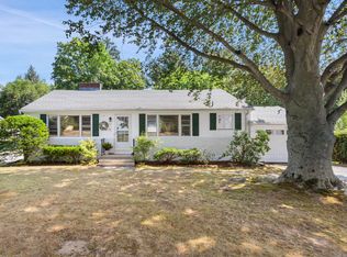 83 Luciani Rd, Woodbridge, CT 06525