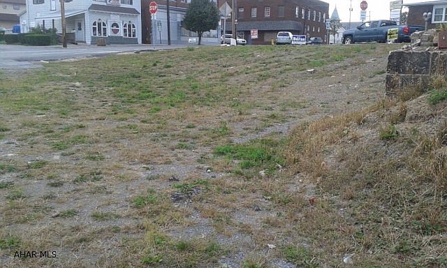 2nd image of 539 Main St
