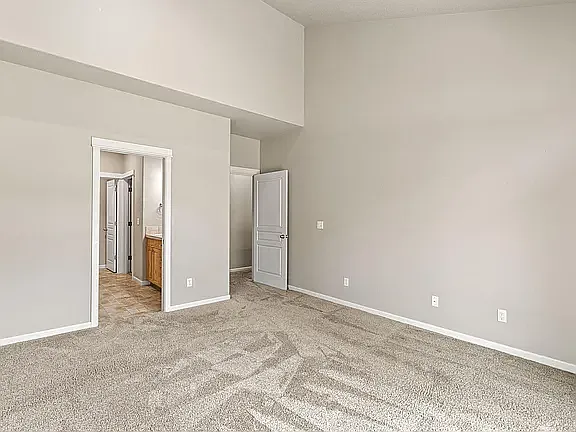 537 NW 28th St — Photo 16