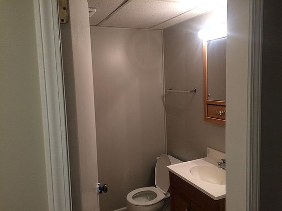 Lower level 3/4 bath