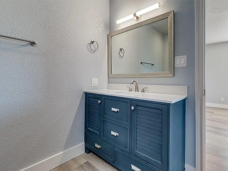 100 County Road 4140 — Photo 16