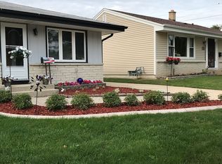 9428 W Eden Pl, Milwaukee, WI 53228