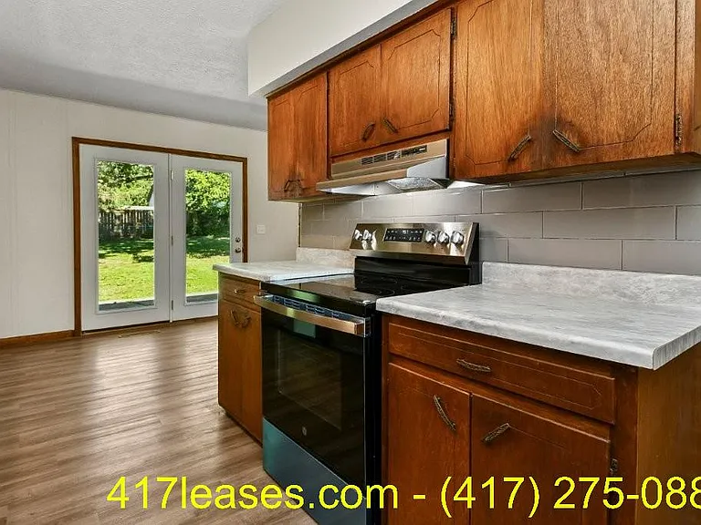 203 S White Oak Ave — Photo 15