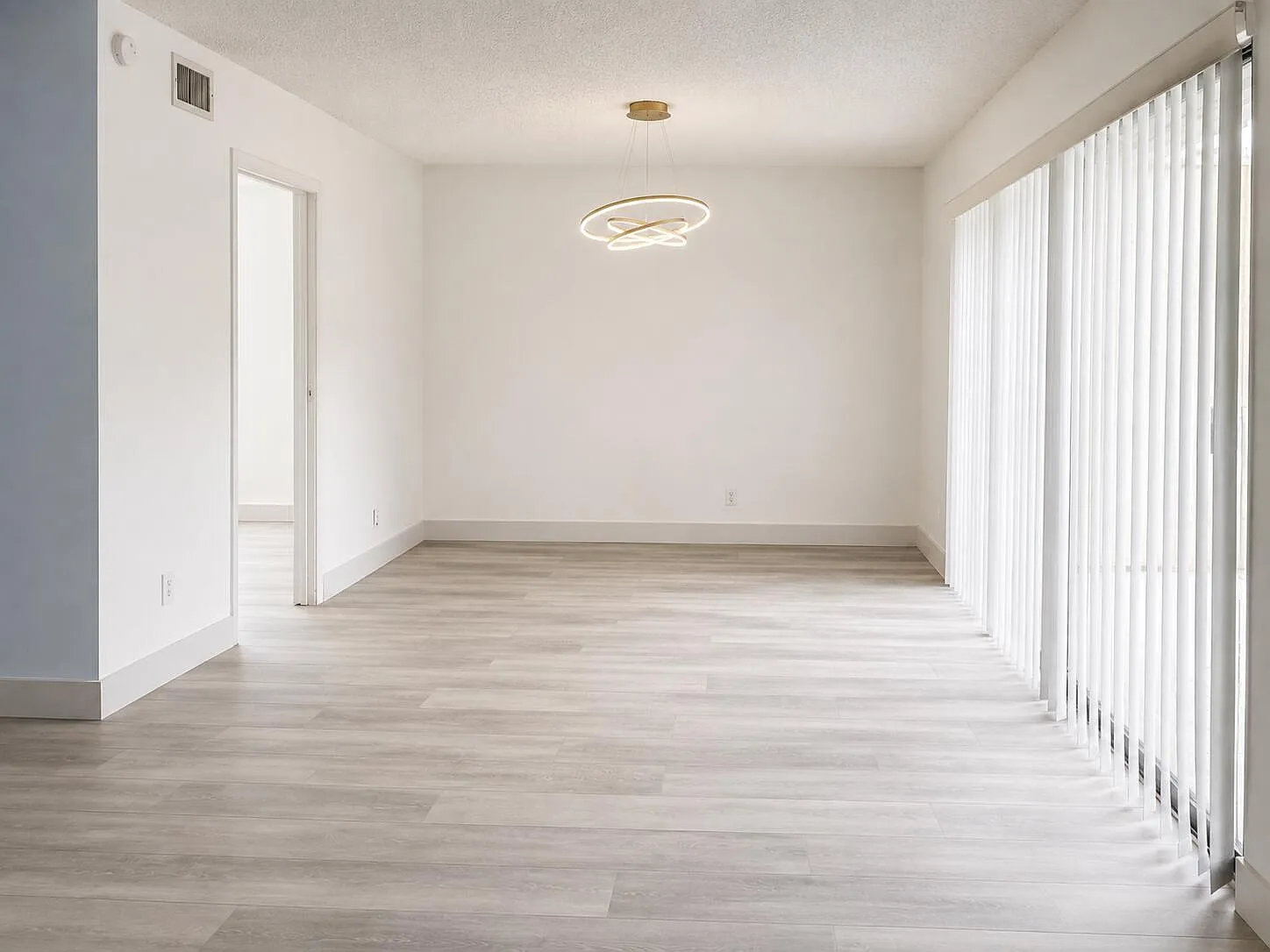 3 bed, 2.0 bath, 1700 sqft, $2,995 — Photo 4