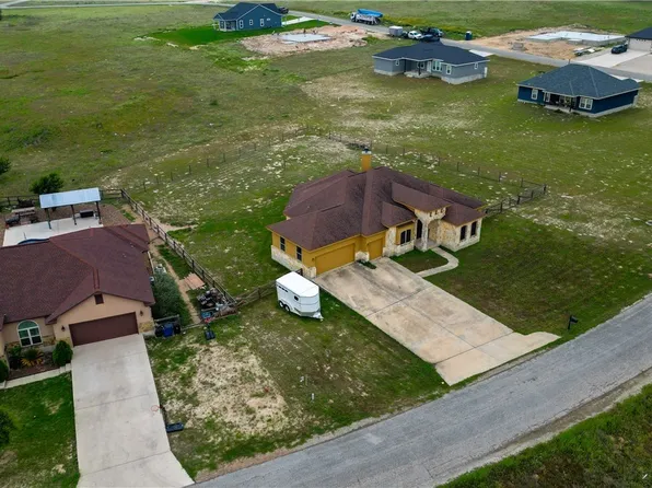 149 Merion Ln, La Vernia, TX 78121