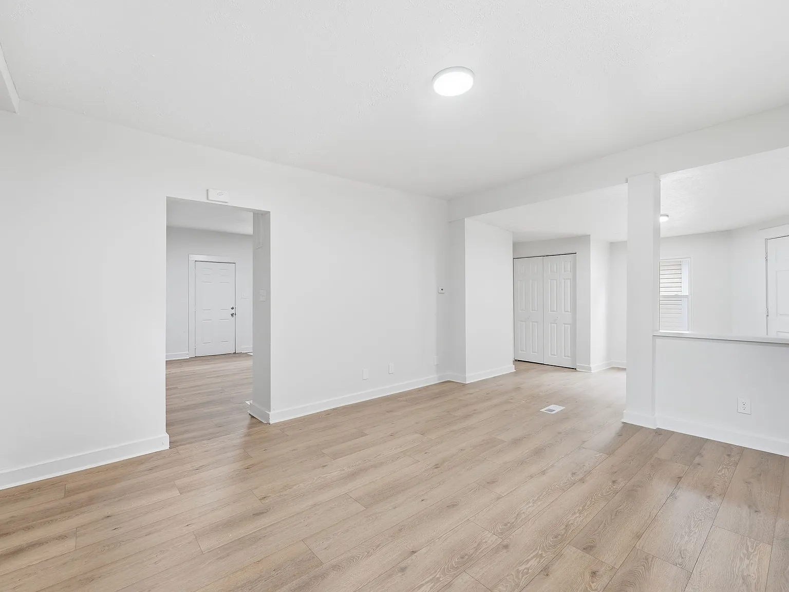 3 bed, 1.5 bath, 1344 sqft, $1,800 — Photo 3