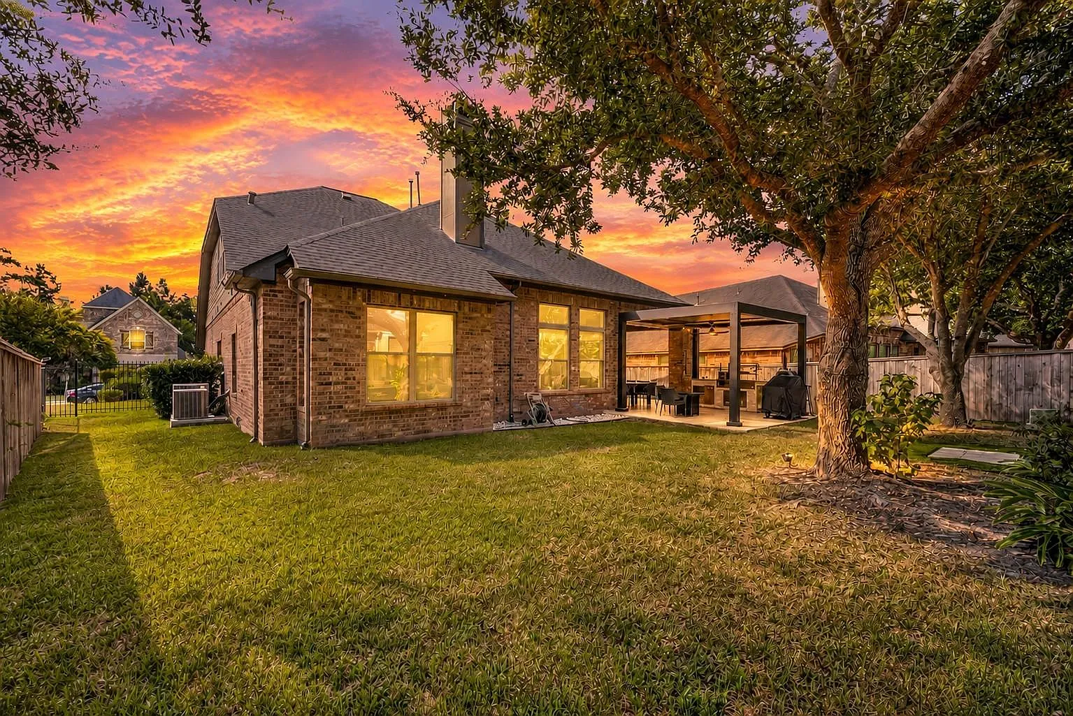 4 bed, 3.0 bath, 2869 sqft, $3,600 — Photo 4