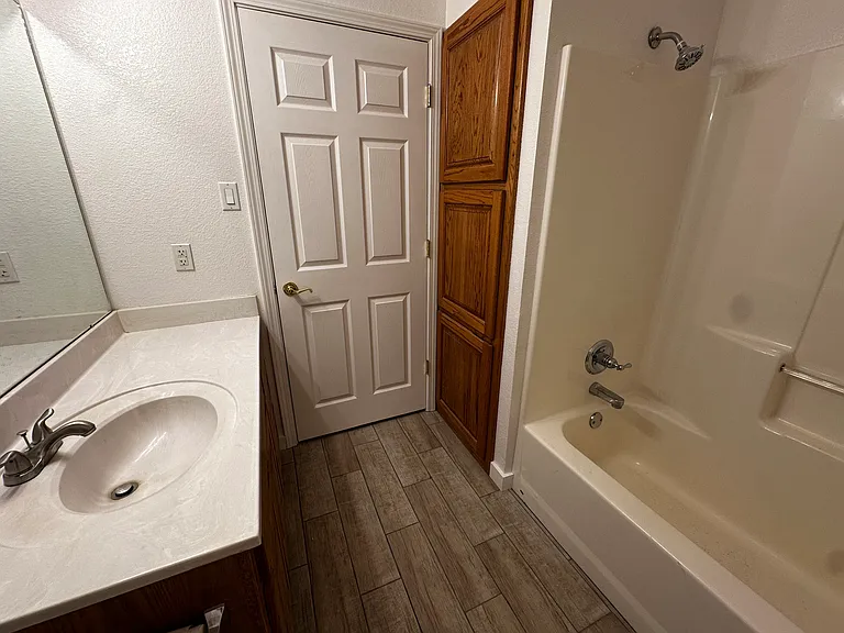 327 E Mescalero Rd — Photo 17