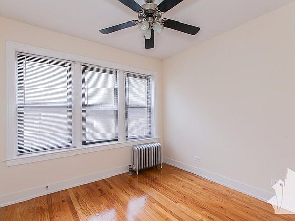 2nd image of 4549 N Leavitt St #1