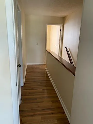 194 SW Crescent St — Photo 5