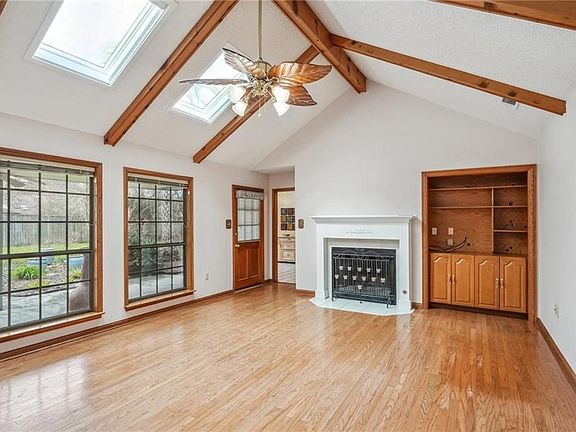 2nd image of 834 Cross Gates Blvd