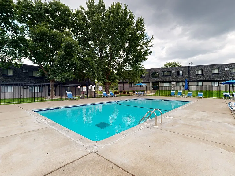 River 10 Apartments — Photo 29
