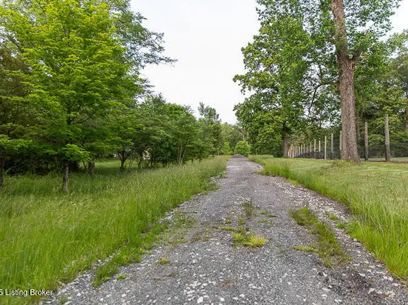 746 N 1000 W, Lexington, IN 47138