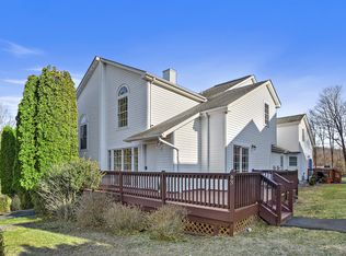 43 Pembrooke Ct, Putnam Valley, NY 10579