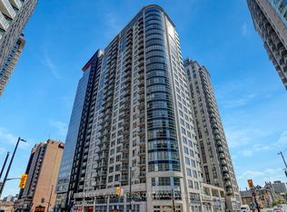 242 Rideau St #1305, Ottawa, ON K1N 0B7