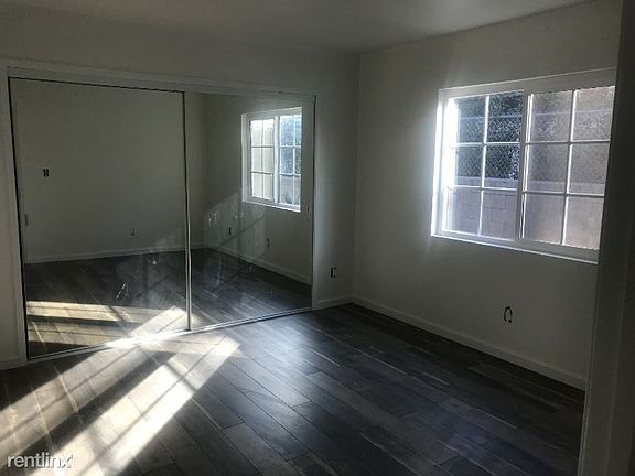 4th image of 4968 Axtell St