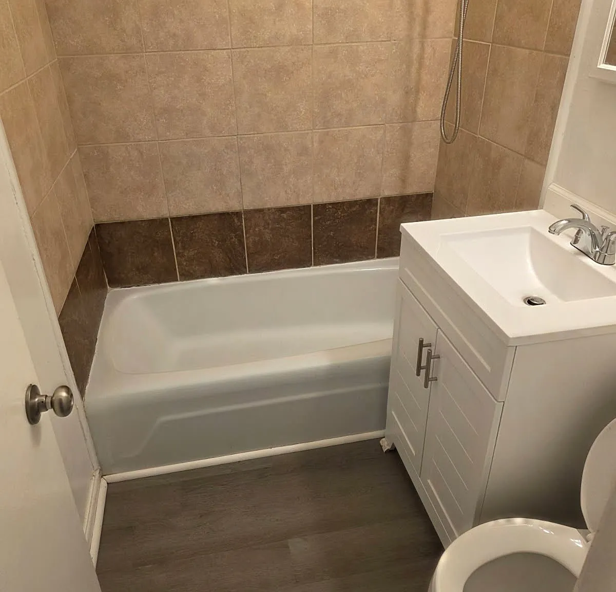106 Garrett Ln — Photo 1