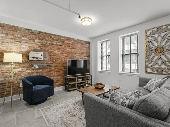 700 Church St APT 305, Nashville, TN 37203