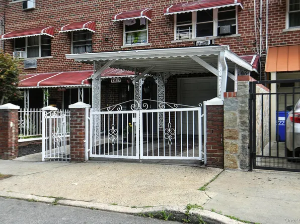 3224 Gunther Avenue, Bronx, NY 10469