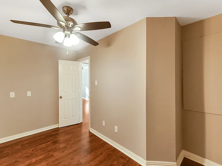 1029 Sycamore St — Photo 22
