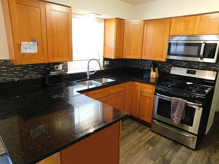 11233 S Whipple St — Photo 22
