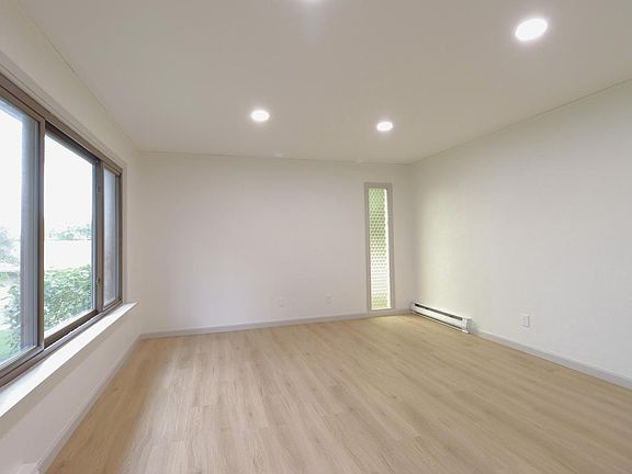 3rd image of 8693 N 73rd STREET