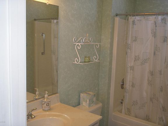4th image of 15857 W Clearwater Way