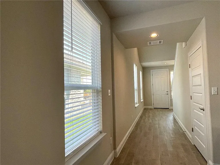 148 Riverhill Dr — Photo 25