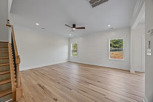 387 Lake Farm Dr Photo 1