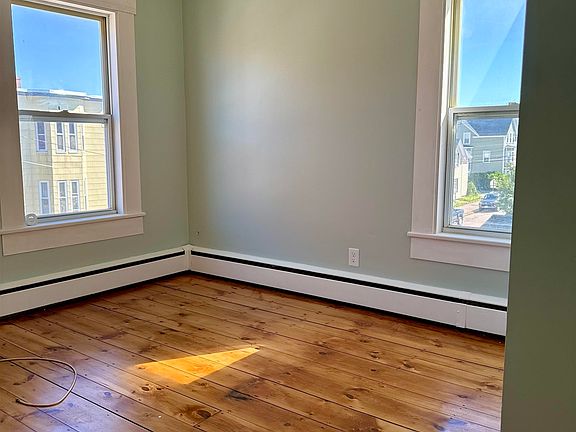 4th image of 282 Cartier Street