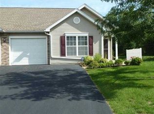220 Rayfield Cir, Webster, NY 14580