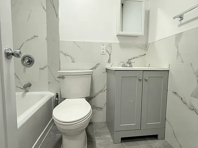 928 2nd Ave #9/12 — Photo 4