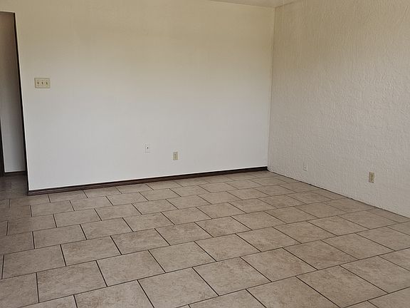 2nd image of 400 E Griffin Pkwy APT 10