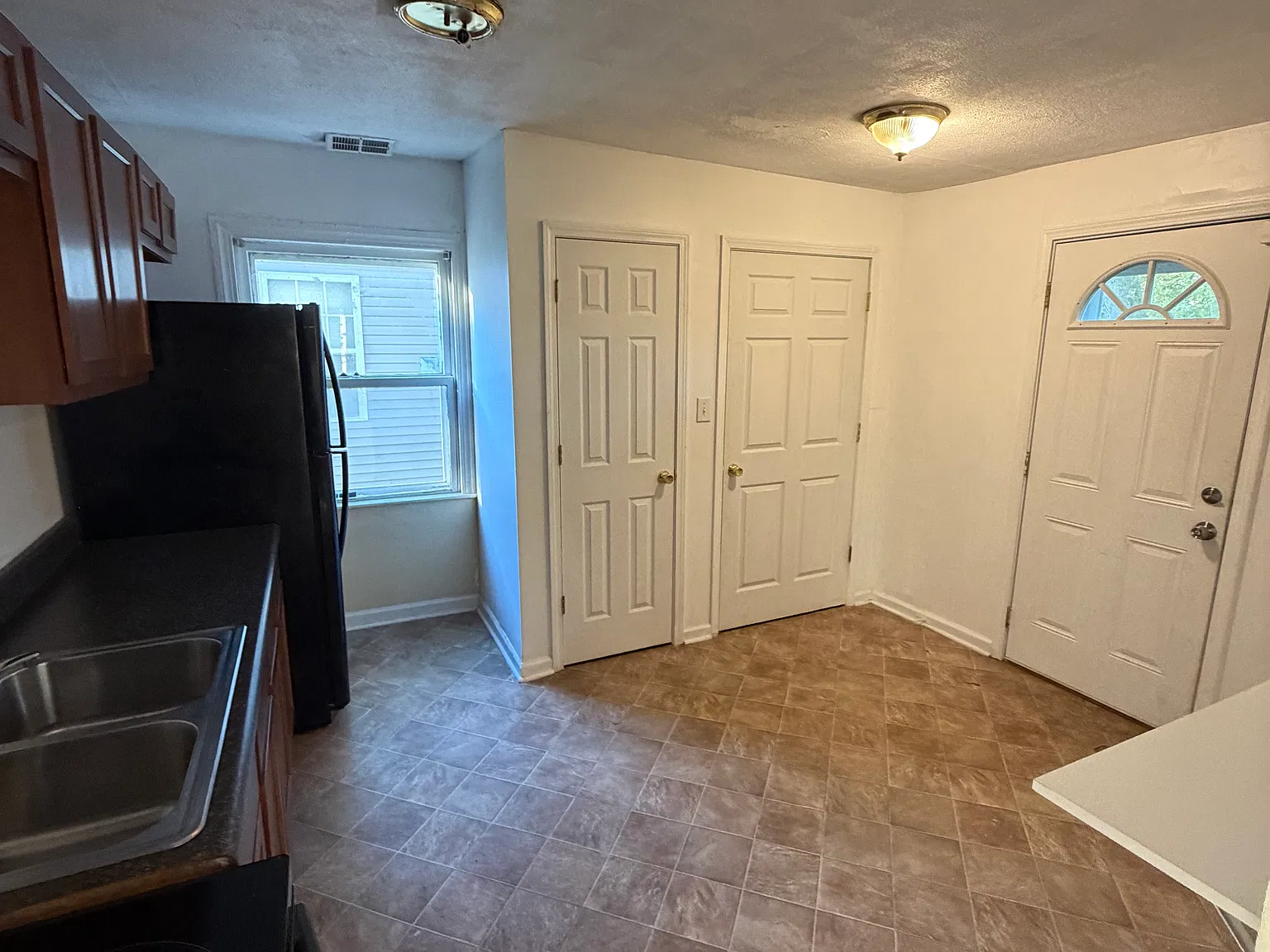 2110 S 40th St — Photo 3