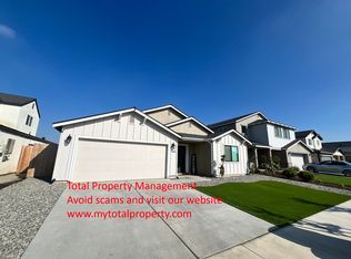 1517 S Barberry Pl, Hanford, CA 93230