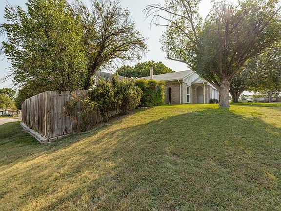 3rd image of 9960 Runnymeade Pl