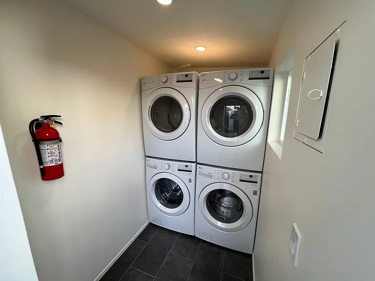 900 University Dr #2 — Photo 19