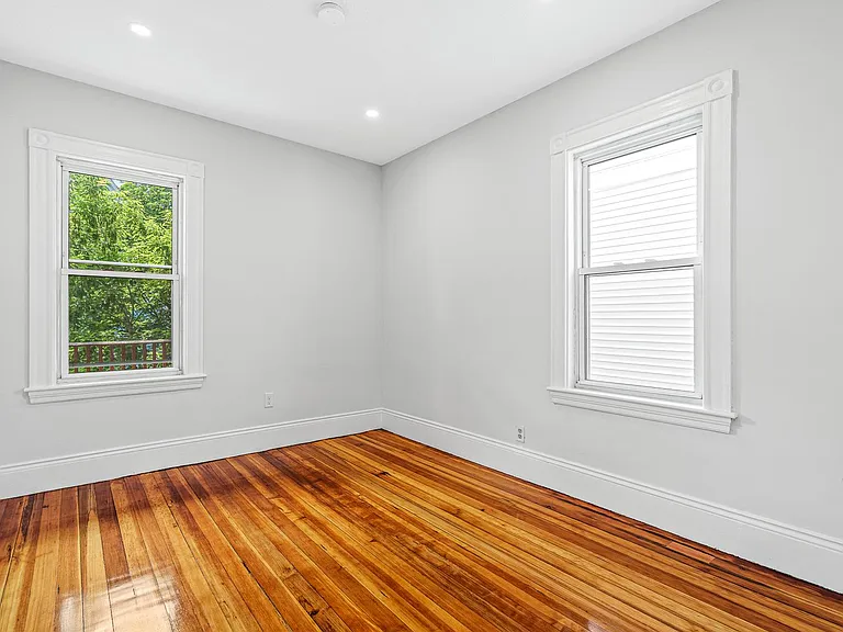 79 Pleasant St #3 — Photo 11