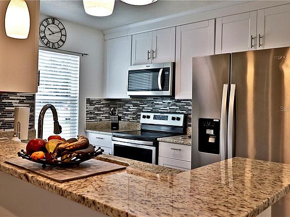 4th image of 112 Crooked Pine Dr