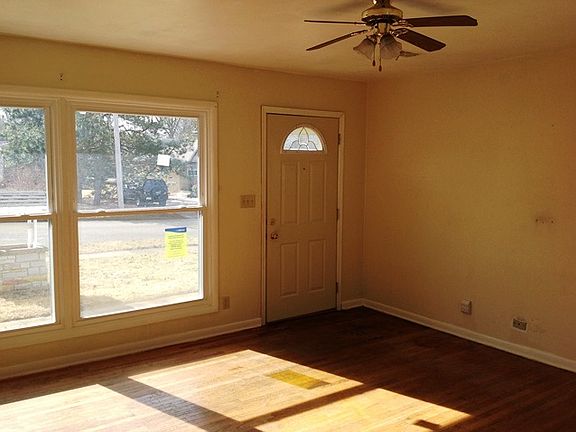2nd image of 3212 Thelma St