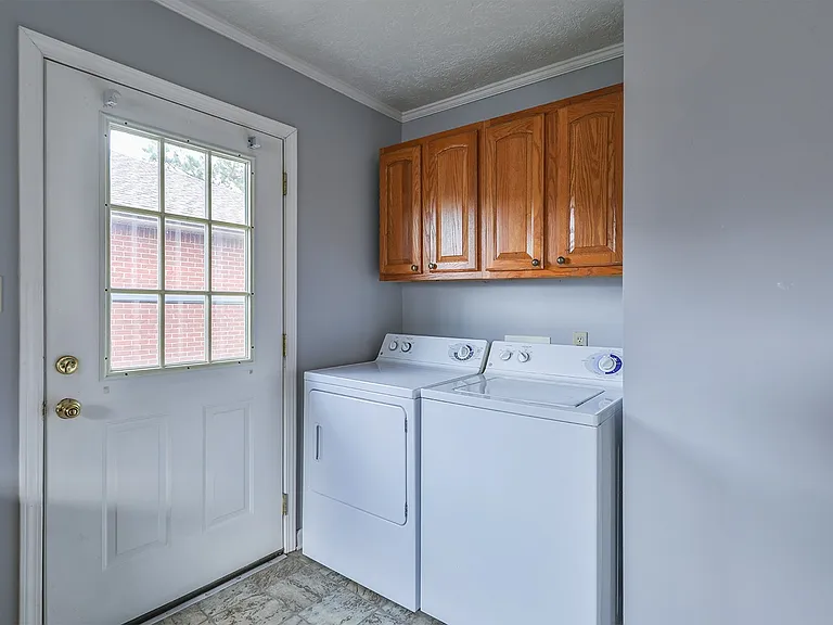 579 Baker Rd — Photo 5