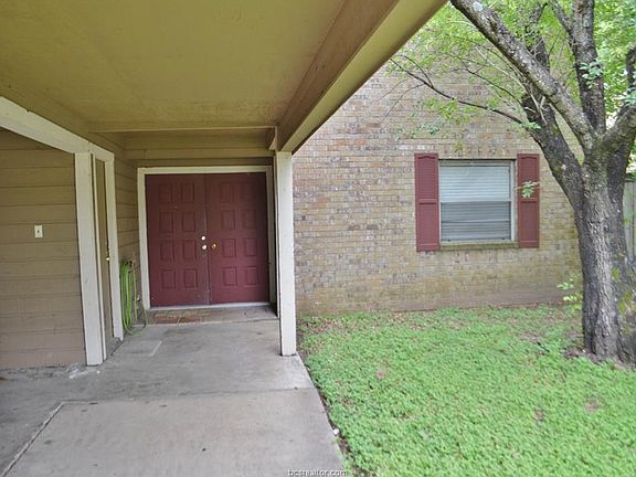 2nd image of 1408 Holleman Dr