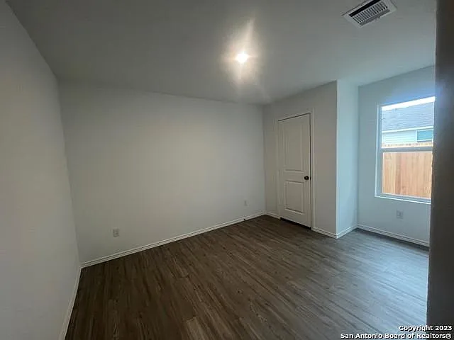 2421 Double Oak Dr — Photo 8
