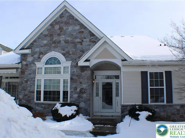 1866 Gregory Pl, Hellertown, PA 18055