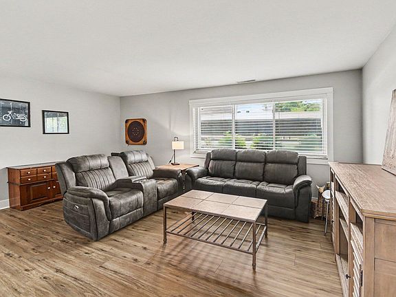 5th image of 2759 Leonard St NW APT C1
