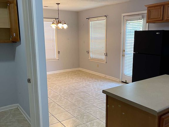 3rd image of 9618 Misty Knoll Dr