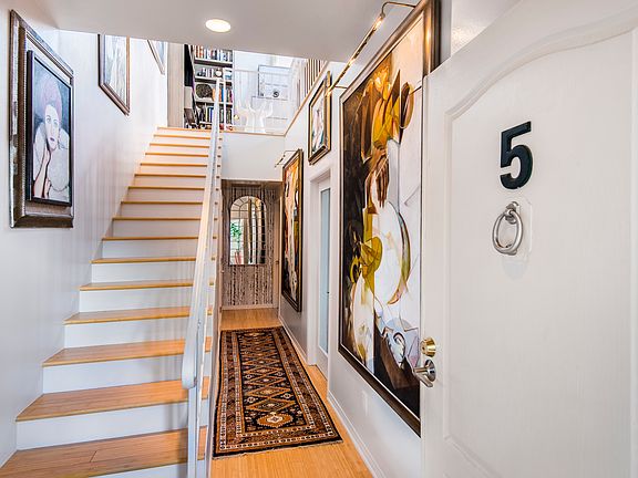 2nd image of 963 Larrabee St #5